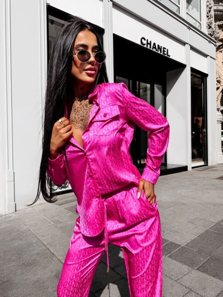 Komplet damski OLAVOGA REUNION 2026 neon róż - maWer Fashion