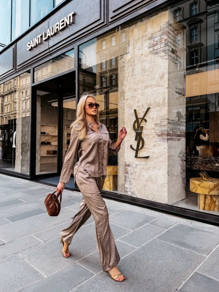 Komplet damski OLAVOGA REUNION 2026 ciemny beż - maWer Fashion