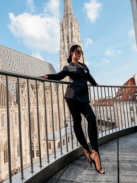 Sukienka OLAVOGA FIXA 2026 czarna - maWer Fashion