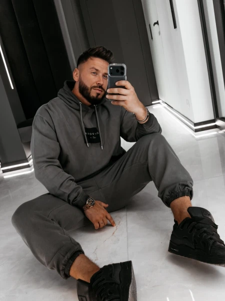 Komplet męski OLAVOGA MARICOL 2026 szary - maWer Fashion