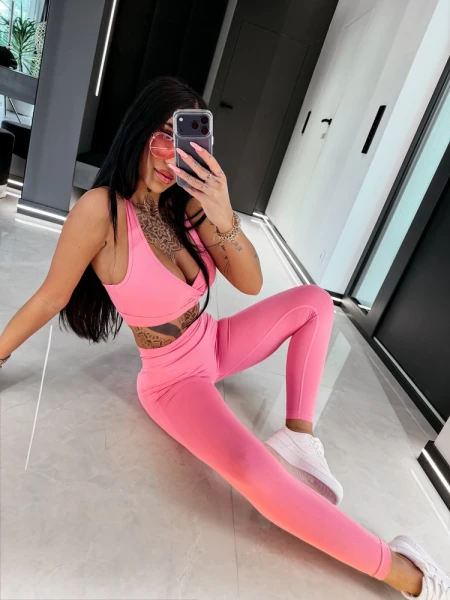 Komplet damski OLAVOGA LARISA 2026 różowy - maWer Fashion