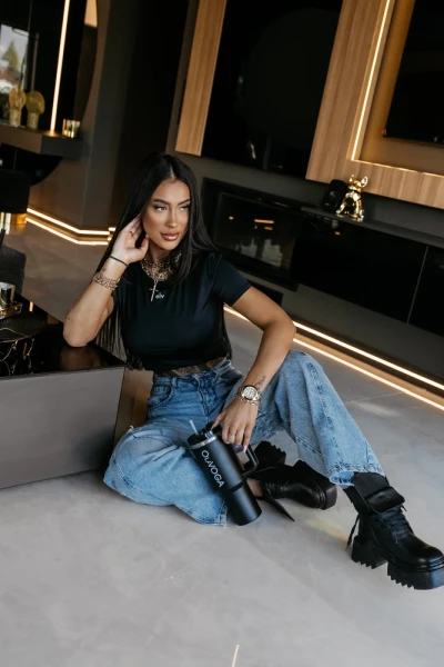 T-shirt damski OLAVOGA BASTU 2026 czarny - maWer Fashion