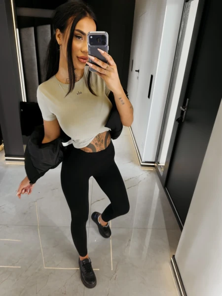 T-shirt damski OLAVOGA BASTU 2026 oliwkowy - maWer Fashion