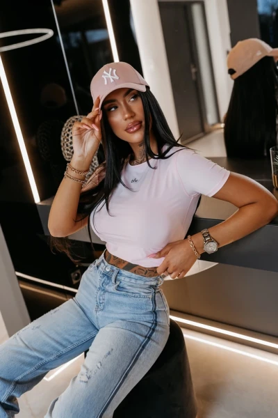 T-shirt damski OLAVOGA BASTU 2026 różowy - maWer Fashion