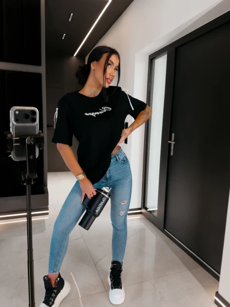 T-shirt damski OLAVOGA AVELYNE 2026 czarny - maWer Fashion