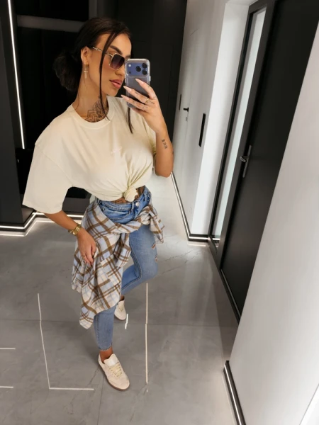 T-shirt damski OLAVOGA ENORAI 2026 ecru - maWer Fashion