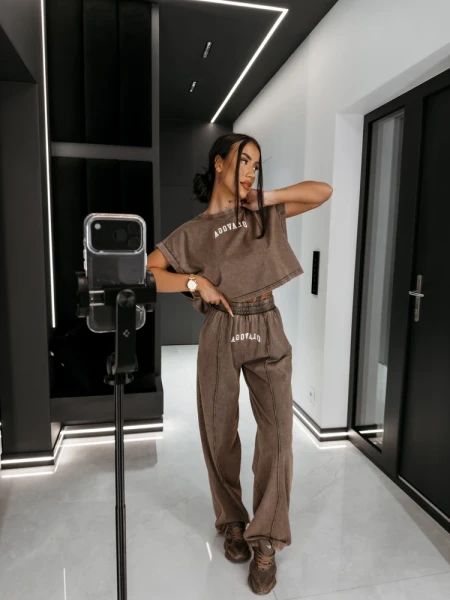 Komplet damski OLAVOGA LENCI 2026 ciemny brąz - maWer Fashion