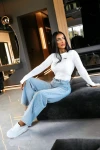 Sweter damski OLAVOGA ZIRRA 2026 ecru - maWer Fashion