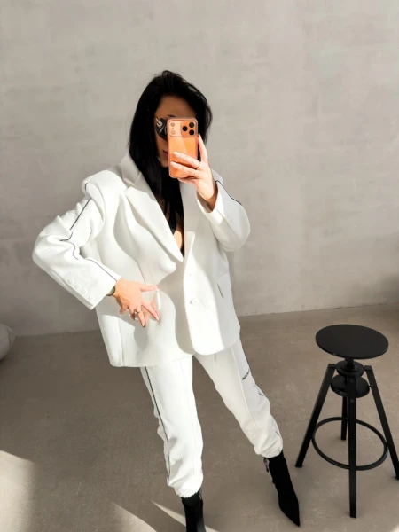 Marynarka damska OLAVOGA REFINE 2026 ecru - maWer Fashion