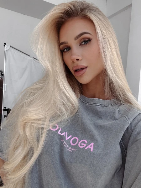 T-shirt damski OLAVOGA TAIST 2026 jasny szary - maWer Fashion