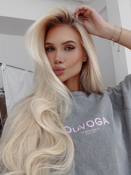 T-shirt damski OLAVOGA TAIST 2026 jasny szary - maWer Fashion