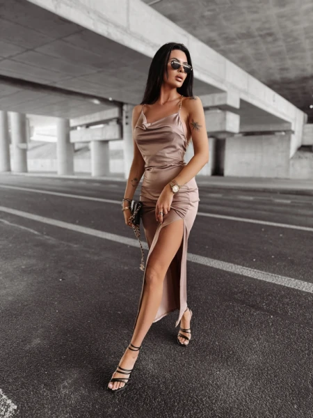 Sukienka damska OLAVOGA MUZA 2025 beżowa - maWer Fashion