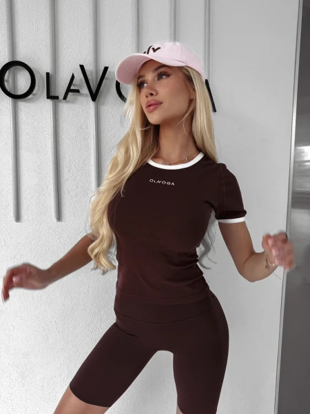 T-shirt damski OLAVOGA GABRIELA 2026 brązowy - maWer Fashion