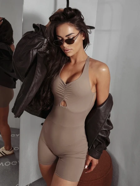 Kombinezon damski OLAVOGA SARELI 2026 latte - maWer Fashion