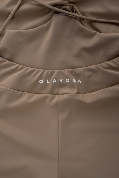 Kombinezon damski OLAVOGA SARELI 2026 latte - maWer Fashion