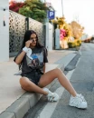 T-shirt damski OLAVOGA FLYKIO 2026 szary - maWer Fashion