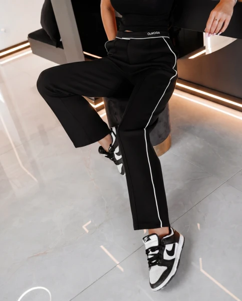 Spodnie damskie OLAVOGA WHIOS 2026 czarne - maWer Fashion
