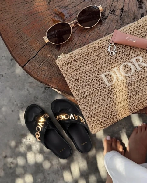 Klapki damskie OLAVOGA TILLY 2026 czarne - maWer Fashion