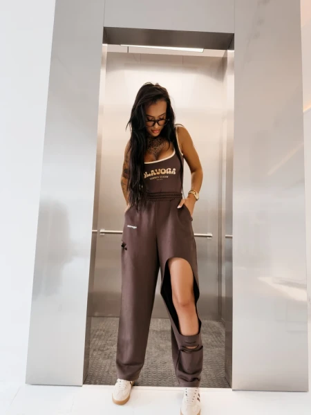 Spodnie damskie OLAVOGA VERANE 2026 brąz - maWer Fashion
