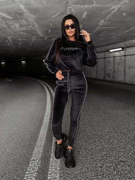 Welurowy komplet damski OLAVOGA DRESSY czarny - maWer Fashion