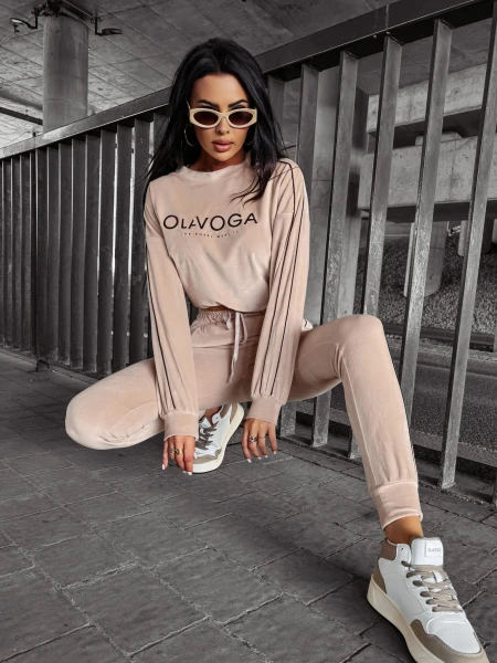 Welurowy komplet damski OLAVOGA DRESSY beż - maWer Fashion