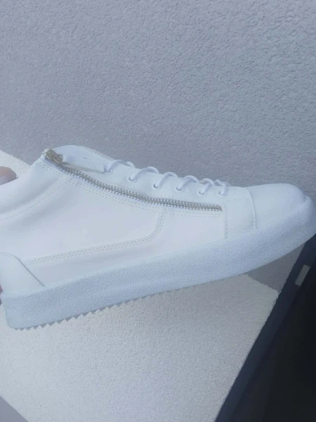 OUTLET Buty męskie sneakersy OLAVOGA LUPE białe - produkt ze skazą
