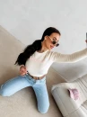 Sweter damski OLAVOGA ZAIO 2026 ecru - maWer Fashion