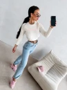 Sweter damski OLAVOGA ZAIO 2026 ecru - maWer Fashion
