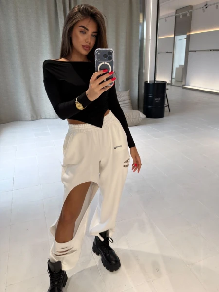 Bluzka damska OLAVOGA MERA 2026 czarna - maWer Fashion