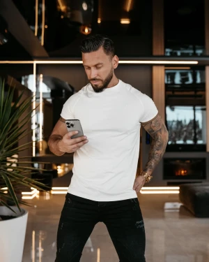 OUTLET T-shirt męski OLAVOGA RAYSIER 2026 ecru - produkt ze skazą