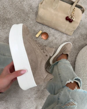 Buty damskie sneakersy OLAVOGA KASATO 2026 beżowe