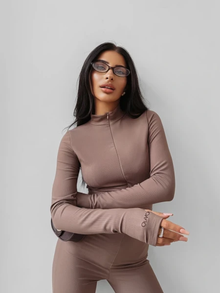 Kombinezon damski OLAVOGA TIMELESS EMBER 2025 cappuccino - maWer Fashion