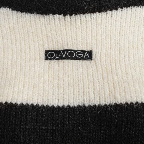 Sweter damski OLAVOGA ERISSEN 2026 - ecru - czarny mawershop