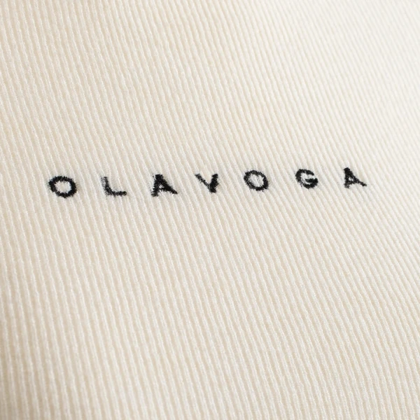 Sweter damski OLAVOGA BROGRER 2026 ecru - mawershop