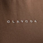 T-shirt damski OLAVOGA ESTONAR 2026 ciemny beż - mawershop