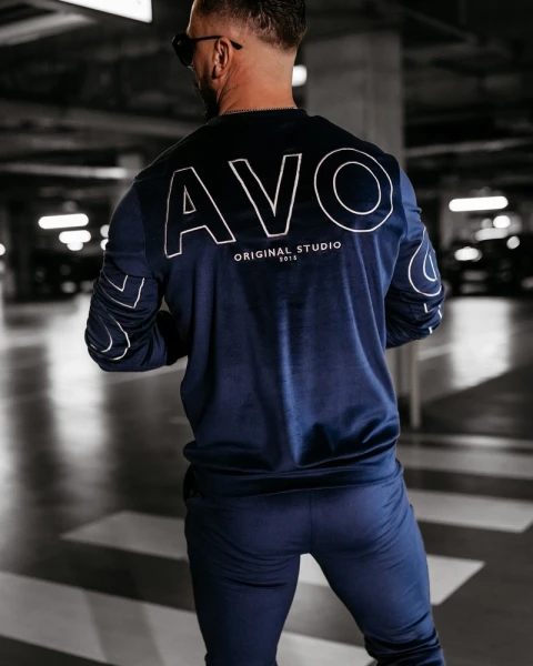 Jakie komplety noszą stylowi mężczyźni?