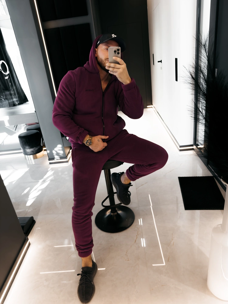 Welurowy dres na nowo: 7 stylizacji od chill po chic – zobacz, jak go nosić